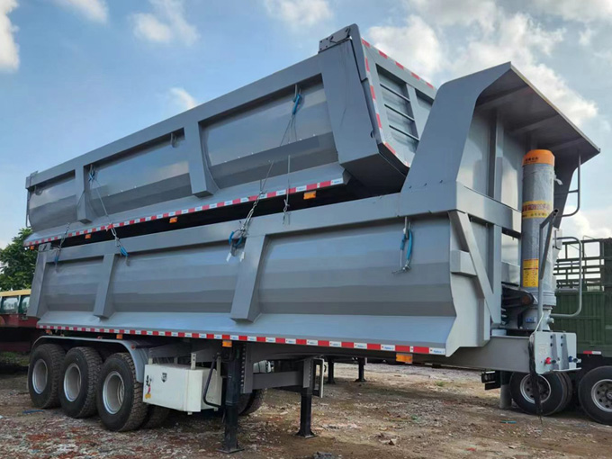 Foreign trade dump semi-trailer