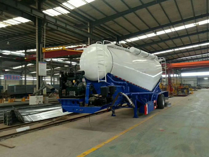 Foreign trade tank truck