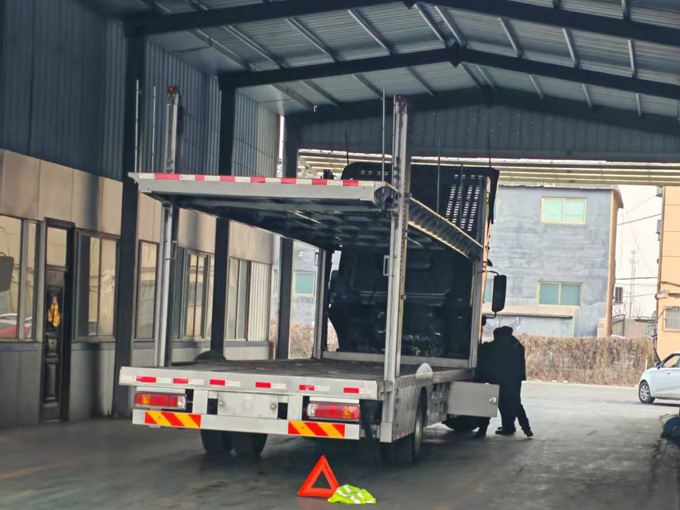 Vehicle transportation semi-trailer